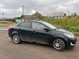 2014 Kia Rio 6-speed III, чёрный, 800000 рублей, вид 2