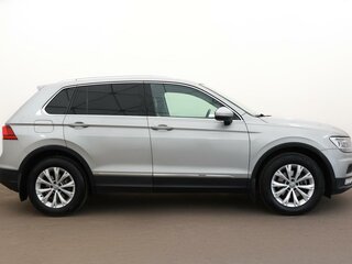 2017 Volkswagen Tiguan II, серебристый, 2099000 рублей, вид 3