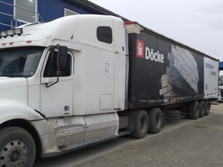 2003 Freightliner Columbia, белый, 1500000 рублей, вид 5