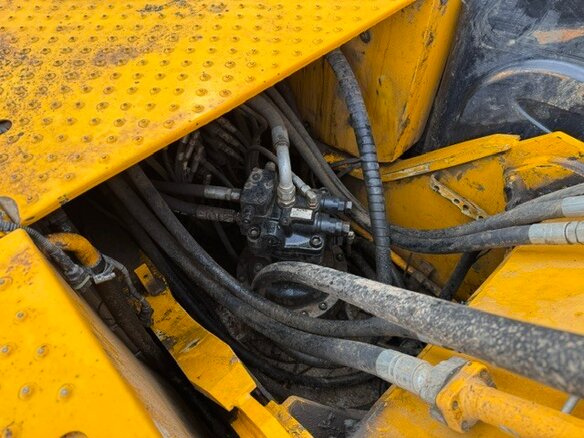 2013 JCB JS205, жёлтый, 3690000 рублей - вид 13