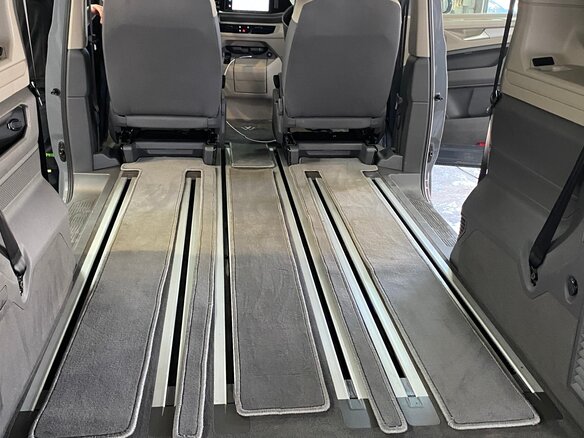 2022 Volkswagen Multivan T7, серый, 5850000 рублей - вид 33