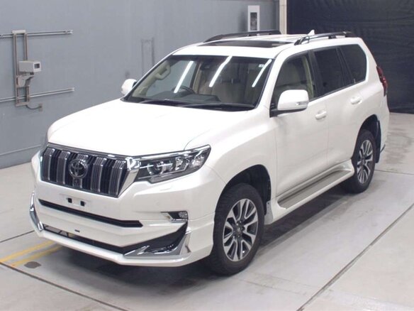 2022 Toyota Land Cruiser Prado 150 Series Рестайлинг 3, белый, 6990000 рублей - вид 1