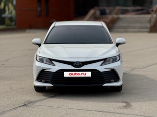 2021 Toyota Camry VIII (XV70) Рестайлинг, белый, 2790000 рублей, вид 2
