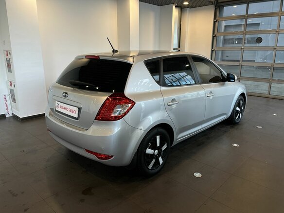 2010 Kia Ceed I Рестайлинг, серебристый, 685000 рублей - вид 2
