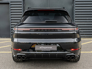 2026 Porsche Cayenne GTS III Рестайлинг, чёрный, 25500000 рублей, вид 4