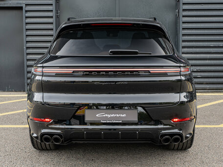 2026 Porsche Cayenne GTS III Рестайлинг, чёрный, 25500000 рублей, вид 4