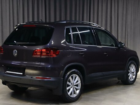 2016 Volkswagen Tiguan I Рестайлинг, серый, 1349000 рублей, вид 2