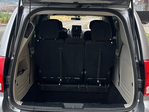 2016 Dodge Caravan Grand V, серый, 2300000 рублей - вид 12