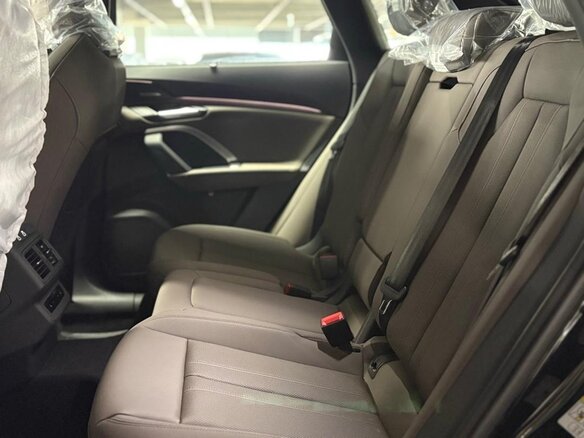 2026 Audi Q5 40 TDI III (GU), серый, 7400000 рублей - вид 6