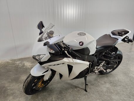 2008 Honda CBR 1000 RR/RA Fireblade, белый, 599000 рублей, вид 4