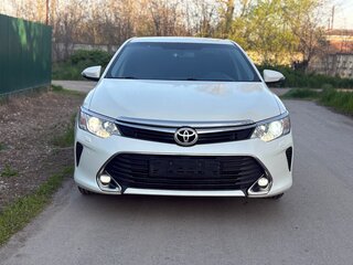 2016 Toyota Camry VII (XV50) Рестайлинг, белый, 2285000 рублей, вид 4