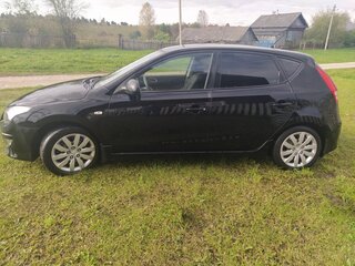 2011 Hyundai i30 I Рестайлинг, чёрный, 750000 рублей, вид 3