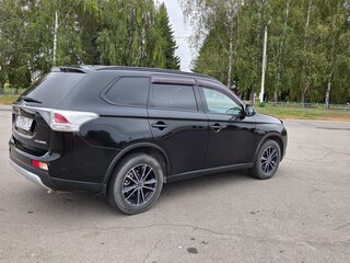 2014 Mitsubishi Outlander III, чёрный, 1395000 рублей, вид 3