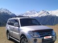 2011 Mitsubishi Pajero IV Рестайлинг 1, серый, 1750000 рублей - вид 3