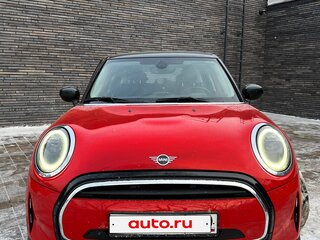 2021 Mini Hatch Cooper III (F55/F56) Рестайлинг 2, красный, 1999999 рублей, вид 3