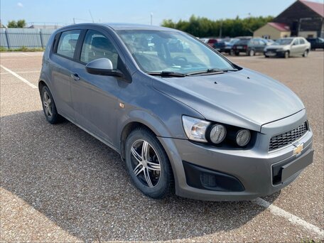2013 Chevrolet Aveo II, серый, 575000 рублей, вид 2