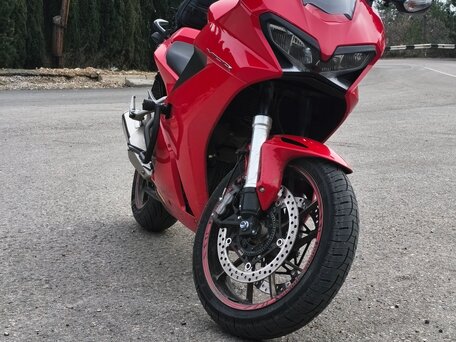 2019 Honda VFR 800, красный, 795000 рублей, вид 5