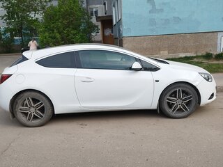 2013 Opel Astra GTC J Рестайлинг, белый, 1200000 рублей, вид 4