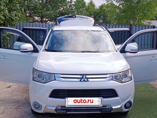 2012 Mitsubishi Outlander III, белый, 2190000 рублей, вид 2