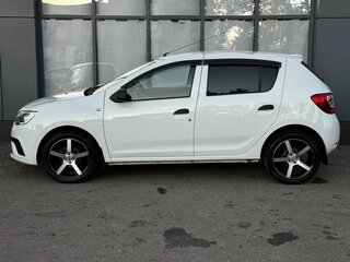 2020 Renault Sandero II Рестайлинг, белый, 949000 рублей, вид 5