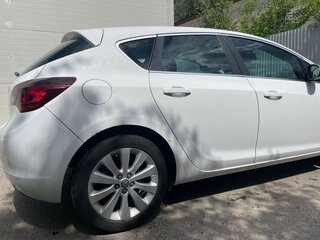 2011 Opel Astra J, белый, 550000 рублей, вид 4
