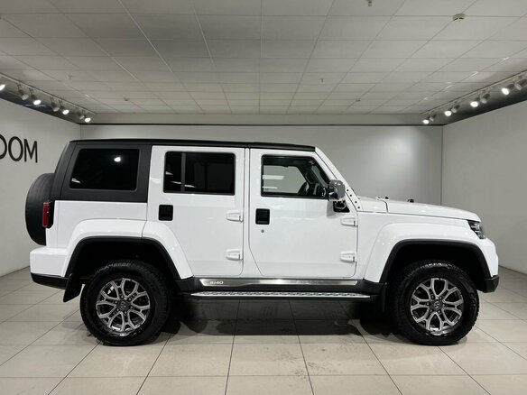 2023 BAIC BJ40 I Рестайлинг, белый - вид 4