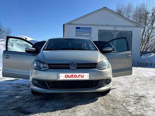 2013 Volkswagen Polo V, серебристый, 800000 рублей, вид 4