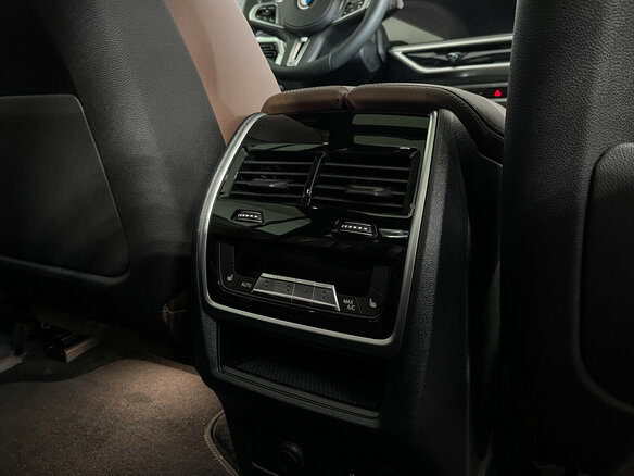 2026 BMW X7 M60i I (G07) Рестайлинг, чёрный, 22500000 рублей - вид 22