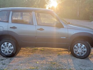 2011 Chevrolet Niva I Рестайлинг, коричневый, 590000 рублей, вид 3
