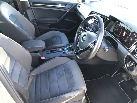 2019 Volkswagen Golf VII Рестайлинг, серый, 1650000 рублей, вид 3