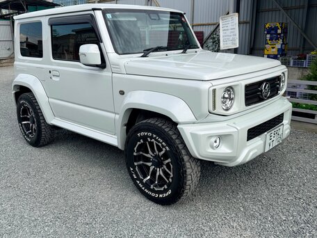 2023 Suzuki Jimny Sierra IV, белый, 2399000 рублей, вид 3
