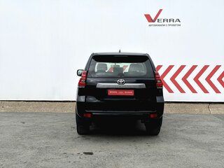 2021 Toyota Land Cruiser Prado 150 Series Рестайлинг 3, чёрный, 5650000 рублей, вид 4