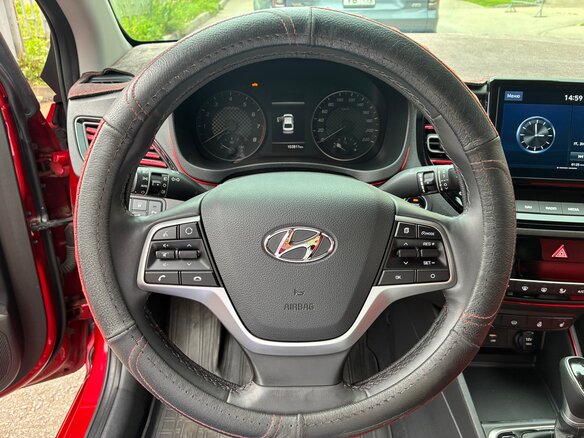 2021 Hyundai Solaris II Рестайлинг, красный, 1500000 рублей - вид 22