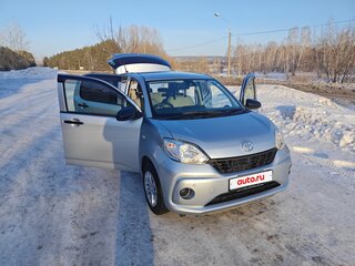 2018 Toyota Passo III, серебристый, 915000 рублей, вид 2