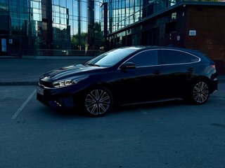 2022 Kia K3 II Рестайлинг, чёрный, 2550000 рублей, вид 2
