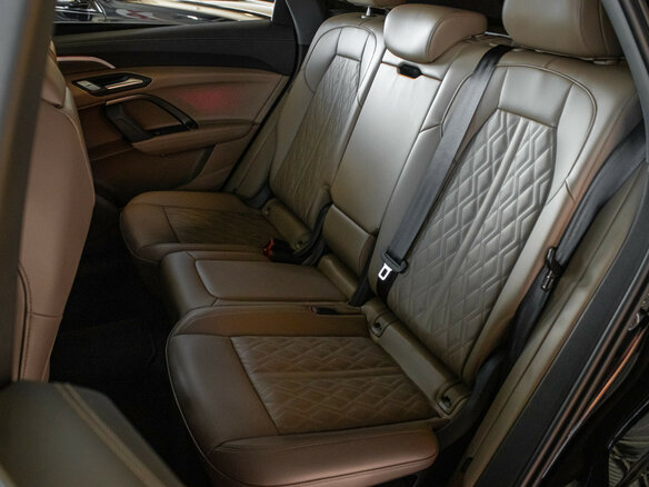 2025 Audi Q5 L III (GU), чёрный, 6080000 рублей - вид 7