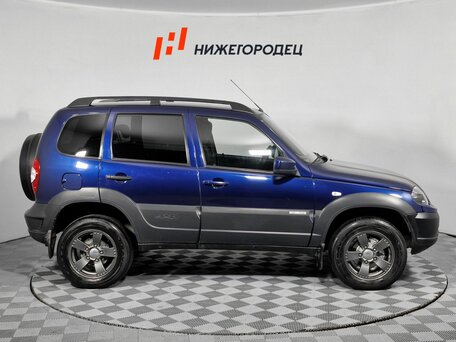 2017 Chevrolet Niva I Рестайлинг, синий, 620000 рублей, вид 4