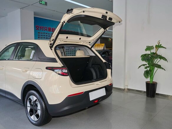 2026 Geely Geome Xingyuan 40.16 kWh, бежевый, 1700000 рублей - вид 33