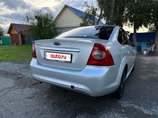 2011 Ford Focus II Рестайлинг, серебристый, 430000 рублей, вид 2
