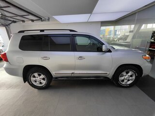 2012 Toyota Land Cruiser 200 Series Рестайлинг 1, серебристый, 2995000 рублей, вид 4
