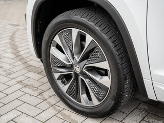 2023 Skoda Kodiaq I Рестайлинг, белый, 4480000 рублей, вид 5
