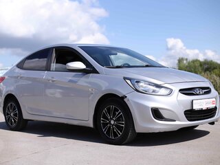 2011 Hyundai Solaris I, серебристый, 715924 рублей, вид 3