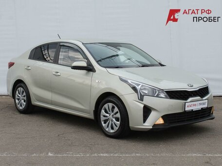 2020 Kia Rio IV, серый, 1490000 рублей, вид 3