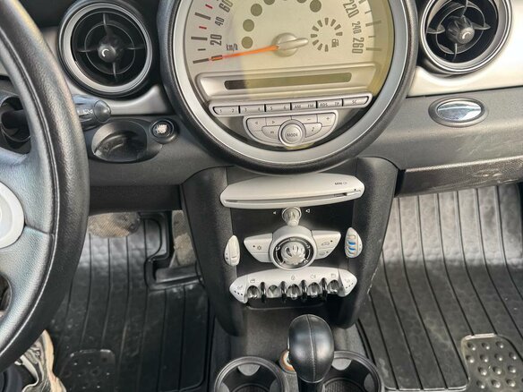 2010 Mini Hatch One II (R56) Рестайлинг, белый, 720000 рублей - вид 6