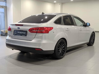 2017 Ford Focus III Рестайлинг, серебристый, 870000 рублей, вид 5