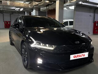 2020 Kia K5 III, чёрный, 2300000 рублей, вид 1