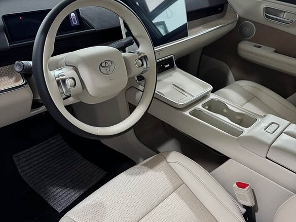 2025 Toyota bZ3X 58.3 kWh, чёрный, 2550000 рублей - вид 6