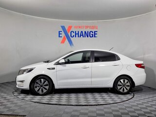 2013 Kia Rio 5-speed III, белый, 629000 рублей, вид 4