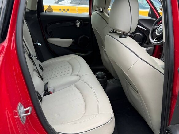 2018 Mini Hatch Cooper III (F55/F56), красный, 2090000 рублей - вид 10