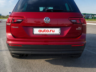 2017 Volkswagen Tiguan II, красный, 2750000 рублей, вид 5